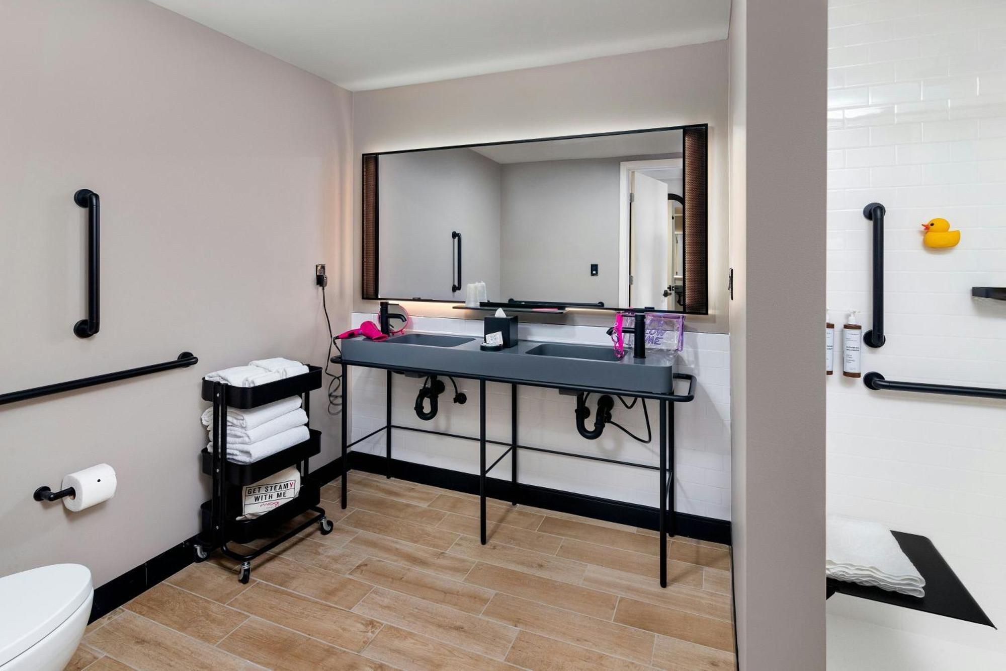 ホテル Moxy Miami Wynwood エクステリア 写真